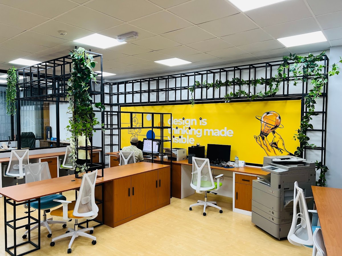SmartPrinty design studio with in-house production and creative team workspace