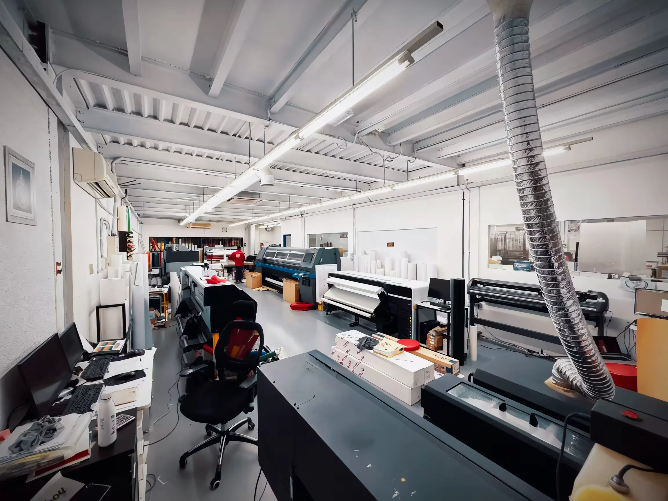 Large format printers on the Smart Printy production floor